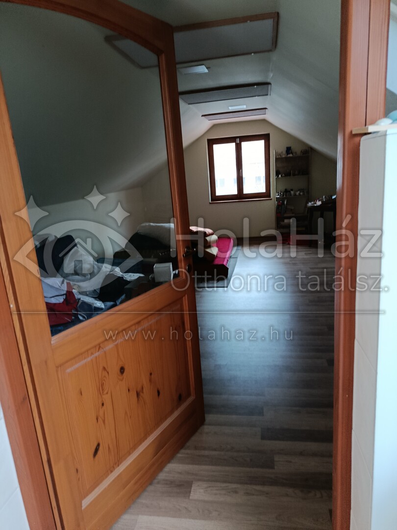 Tetőtéri szoba