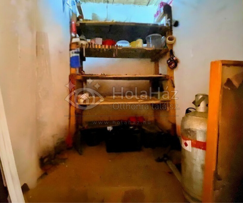 Tároló