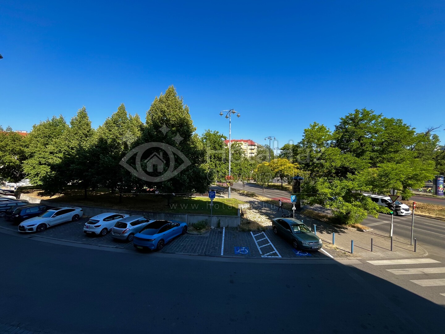 Parkoló