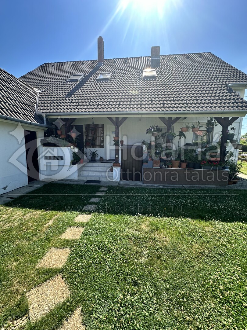 Udvar