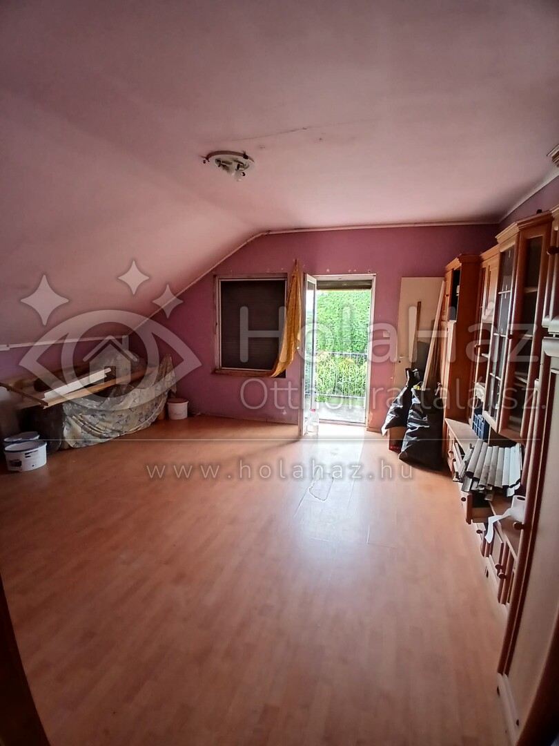 Tetőtéri szoba