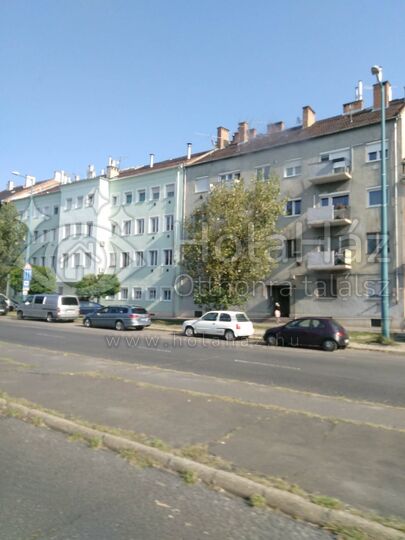 Épület – Eladó 2 szobás panel lakás Budapesten, 65 MFt