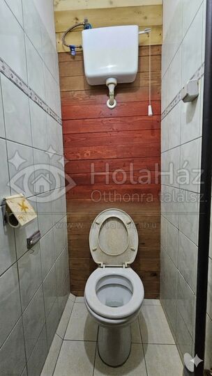 Wc – Eladó 3 szoba + nappalis panel lakás Budapesten, 66 MFt
