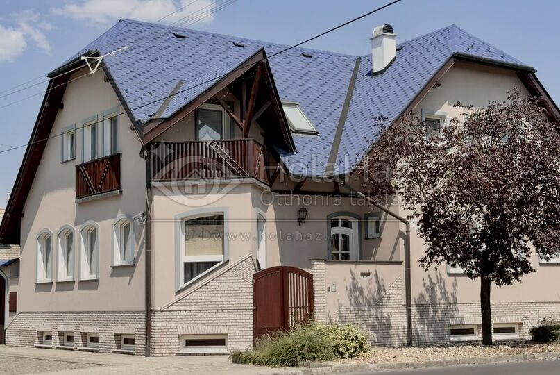 Ház – Eladó 3 szoba + 2 nappali ház Baján, 160 MFt