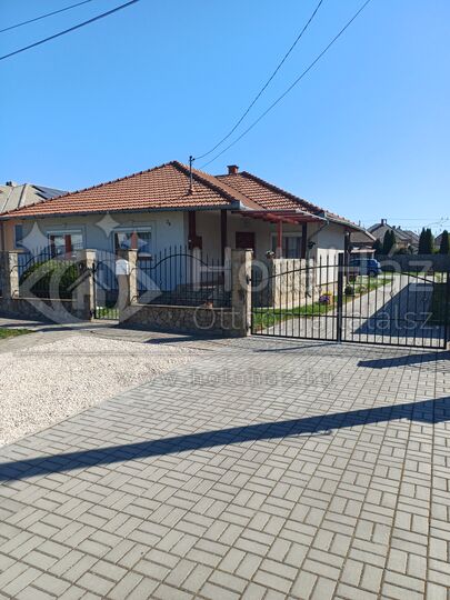 Családi ház – Eladó 3 szobás ház Dombóváron, 78 MFt