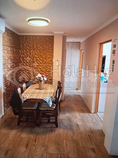 Étkező – Eladó 3 szobás panel lakás Dunaújvárosban, 50 MFt