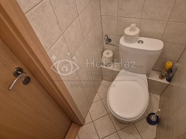 Wc – Eladó 1 szoba + nappalis új társasházi lakás Budapesten, 70 MFt
