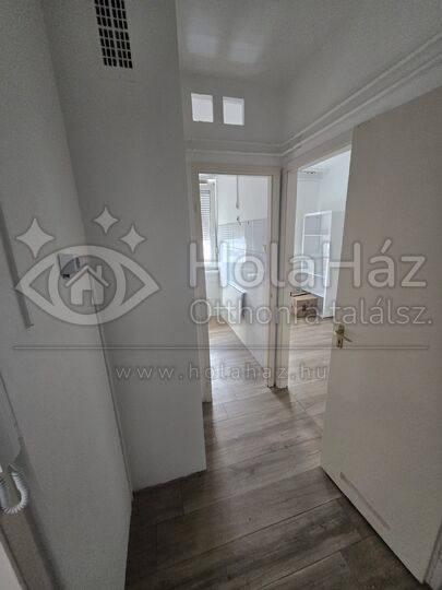 Folyosó – Eladó 1 szoba + nappalis panel lakás Debrecenben, 42 MFt