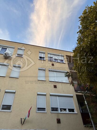 Homlokzat – Eladó 2 szobás társasházi lakás Budapesten, 65 MFt