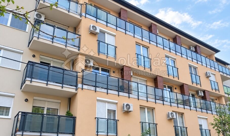 Homlokzat – Eladó 1 szobás társasházi lakás Budapesten, 50 MFt