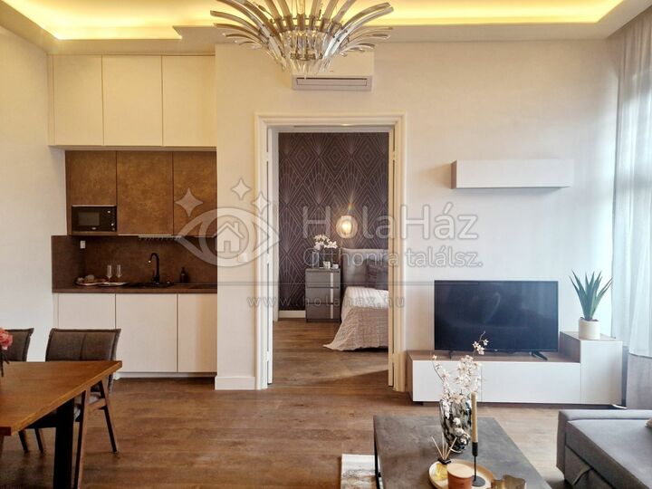 Nappali – Kiadó 1 szoba + nappalis társasházi lakás Budapesten, € 2.000/hó