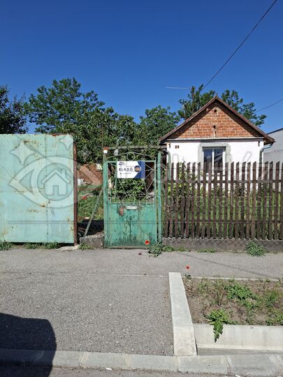 Ház – Eladó 2 szobás ház Szolnokon, 16 MFt
