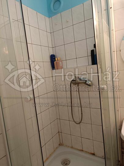 Zuhanyzó – Eladó 1 szoba + nappalis panel lakás Budapesten, 61 MFt