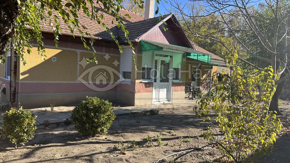 Családi ház – Eladó 2 szobás ház Cserkeszőlőn, 50 MFt