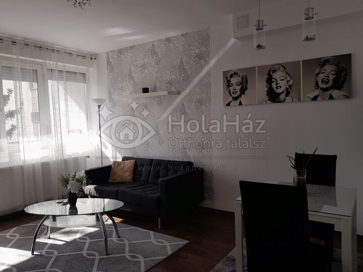 Nappali – Eladó 1 szobás társasházi lakás Budapesten, 62 MFt