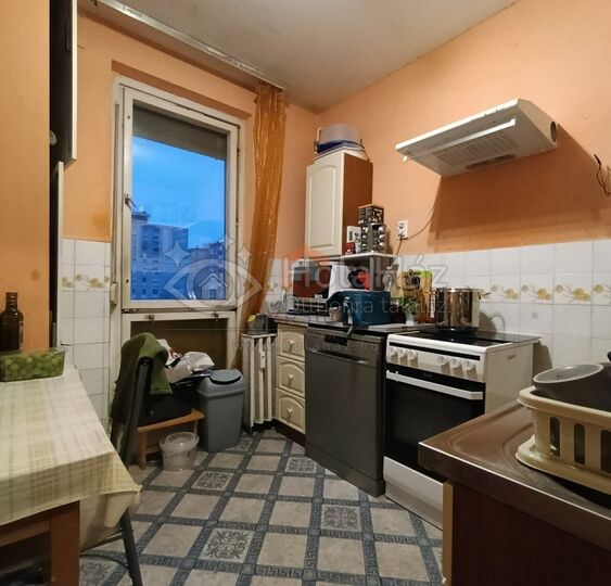 Konyha – Eladó 3 szobás panel lakás Pécsen, 44 MFt